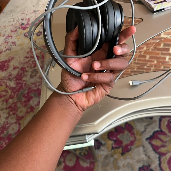 Black Wireless Beats Solo 4